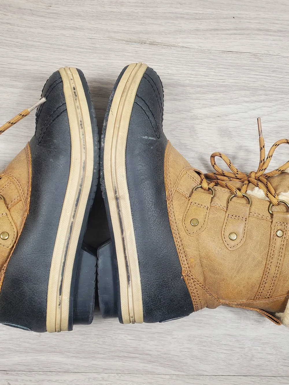 PAWZ by BearPaw Women's Size 6 Tan Black Faux Fur Lined Winter Duck Boots